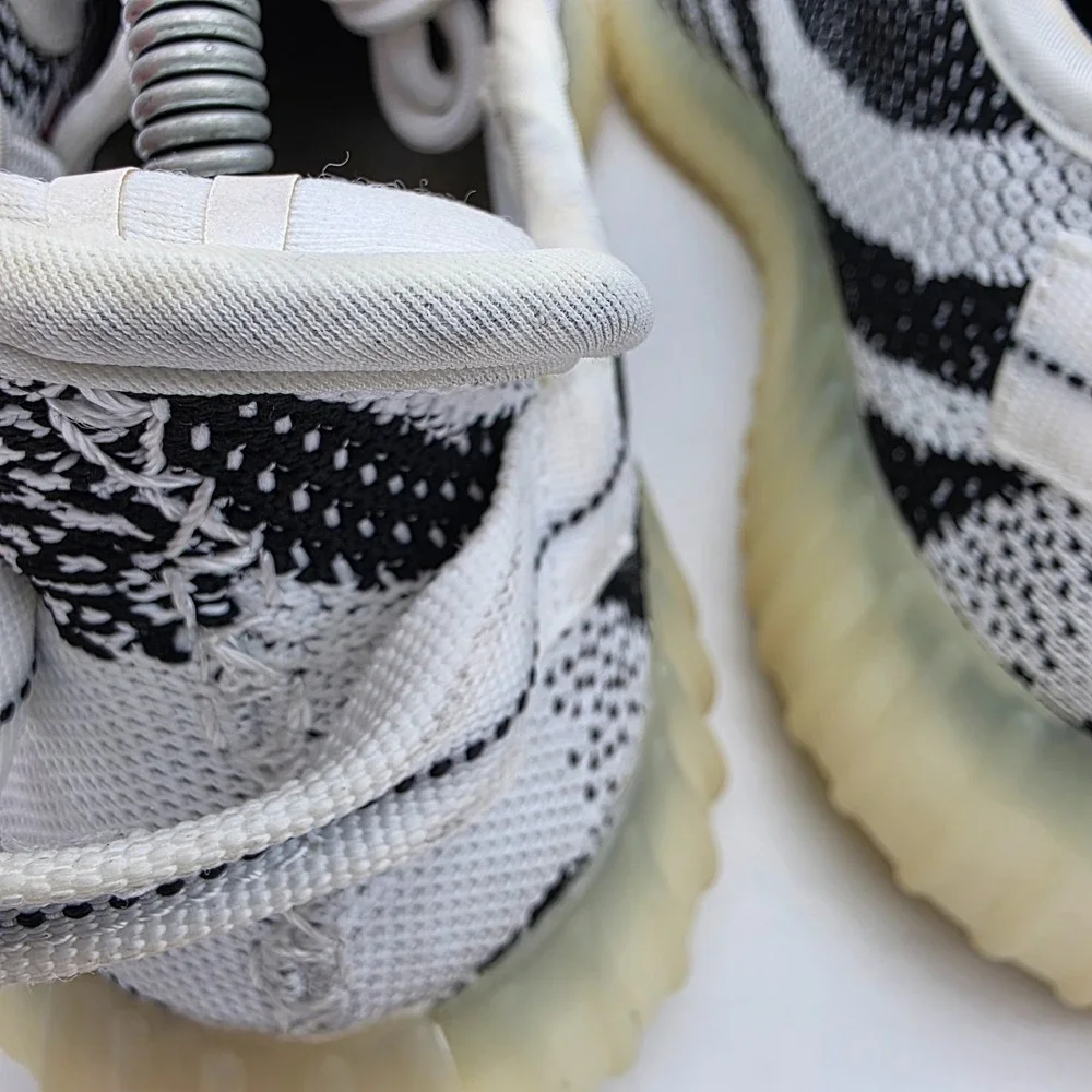adidas Yeezy Boost 350 V2 Low Zebra Sneakers Men's Size 9 Shoes